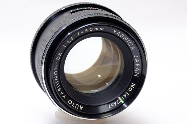 Objectif Yashica Auto Yashinon-DX 2,0/50 M42 - Monture à Vis - Très Bon état